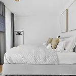 Cruwzo I Towers - Design * Regensburg