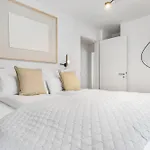 Cruwzo I Towers - Design Daire *