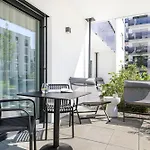 Cruwzo I Towers - Design Daire