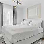 Cruwzo I Towers - Design Daire
